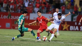 Bình luận V.League 2023/24: Từ cú hụt chân của Nam Định!